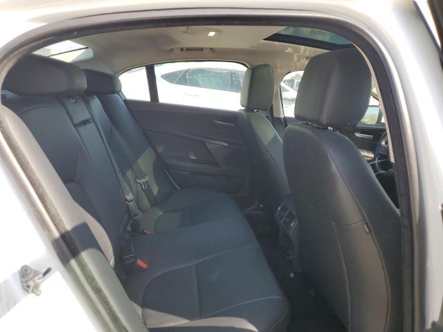 SAJAD4BG2HA972037 Jaguar XE PREMIUM