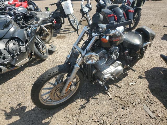 HARLEY-DAVIDSON XL883