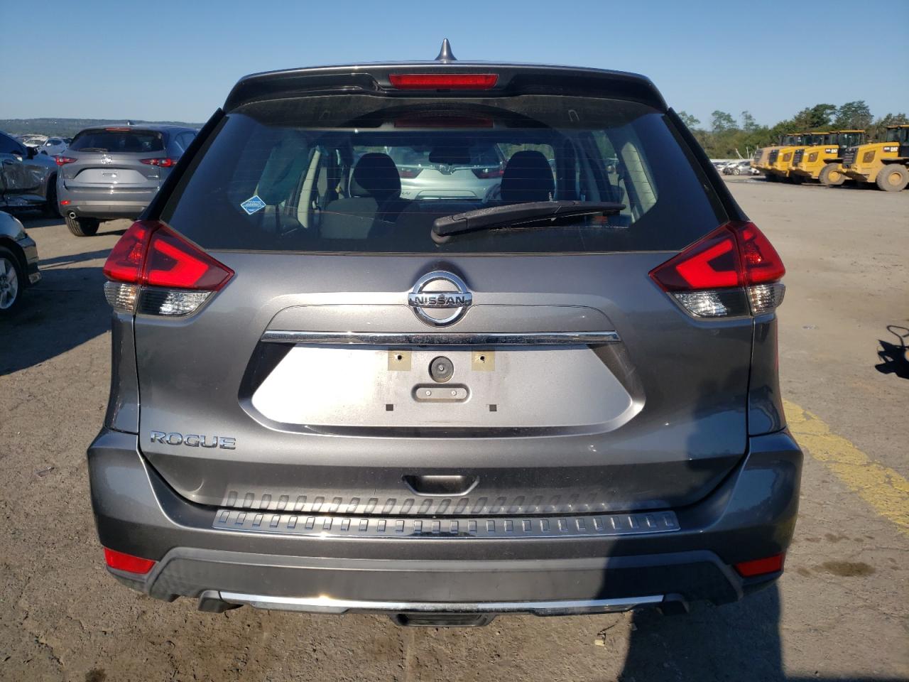 KNMAT2MT9JP582751 NISSAN ROGUE 2018