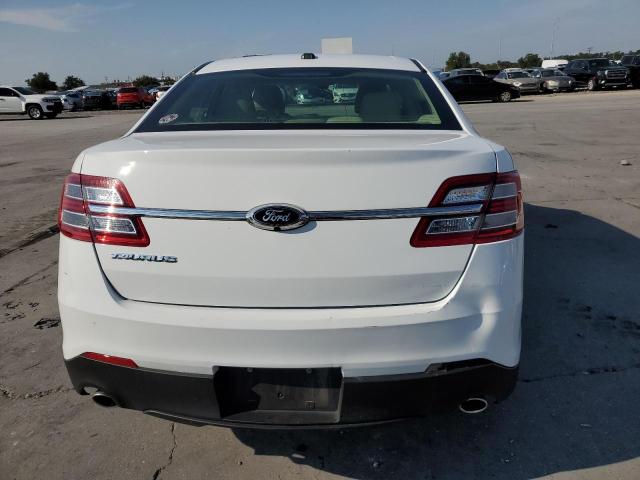 1FAHP2D88JG138457 Ford TAURUS SE