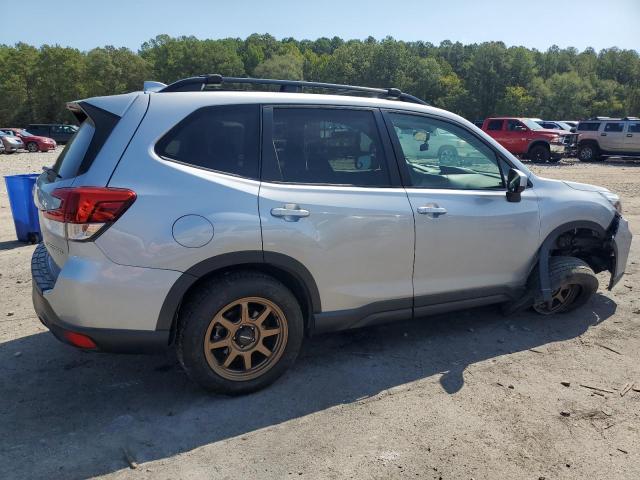 JF2SKAEC2KH407108 Subaru Forester Premium