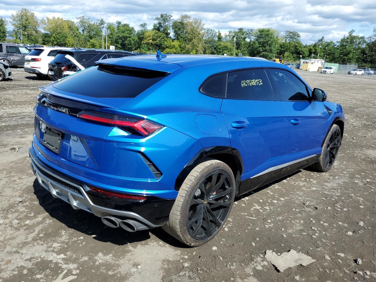 2020 Lamborghini Urus vin: ZPBUA1ZL4LLA09149