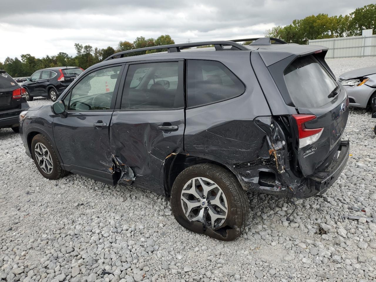 JF2SKAEC8NH435208 Subaru Forester P 2