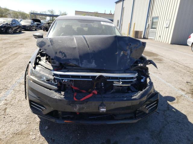  VOLKSWAGEN PASSAT 2018 Сірий