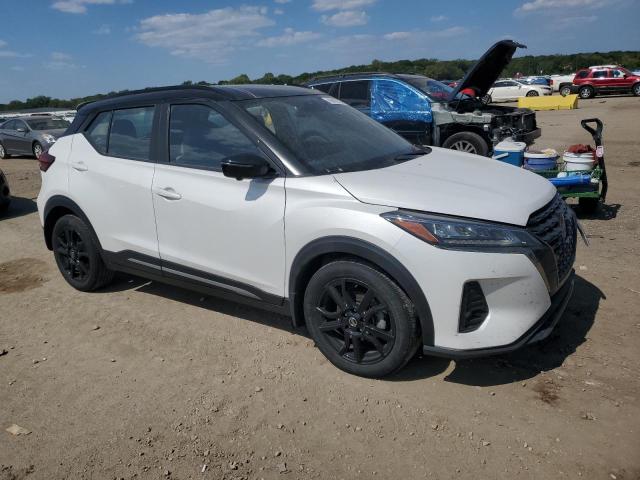  NISSAN KICKS 2021 Чорний