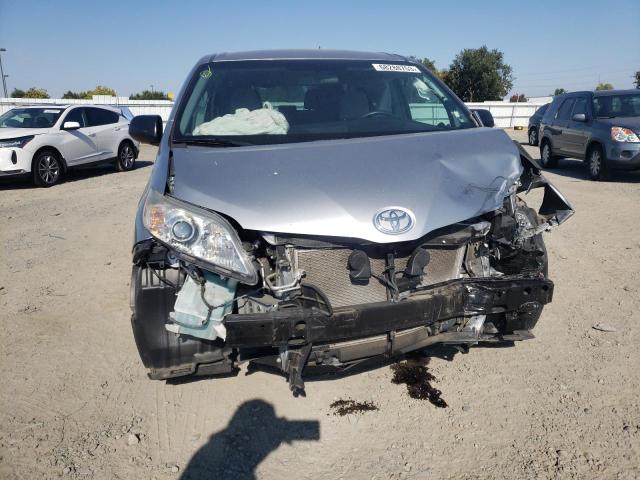 5TDZK3DC0GS755762 Toyota SIENNA
