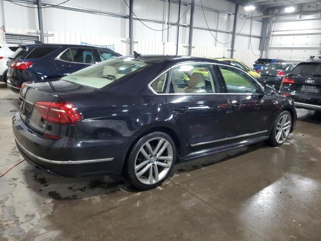  VOLKSWAGEN PASSAT 2017 Чорний