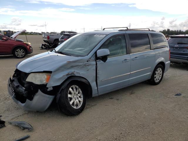 2013 Chrysler Town & Cou 3.6L продається в Arcadia, FL - Front End