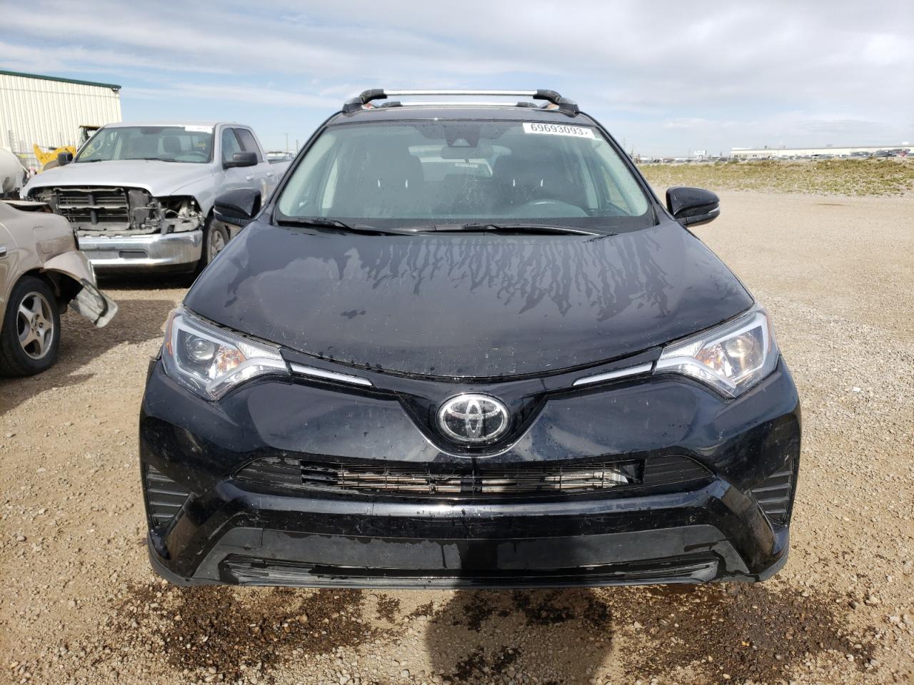 2T3BFREV9HW619428 2017 Toyota Rav4 Le