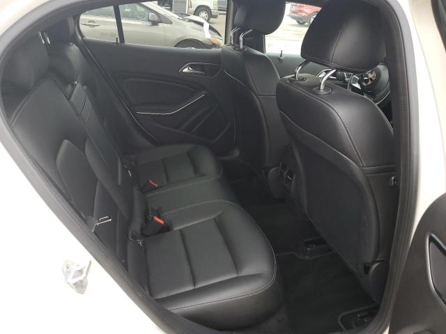 WDCTG4GB5JJ452555 Mercedes-Benz Gla 250 4matic