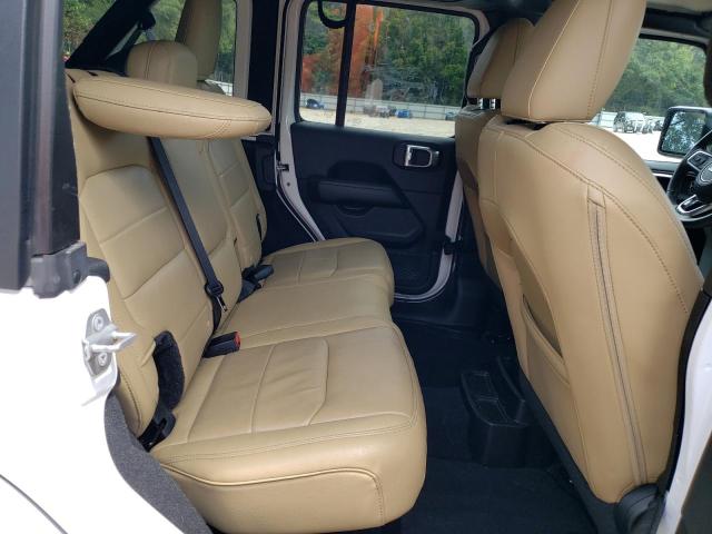 1C4HJXEG1JW166587 Jeep Wrangler Unlimited Sahara