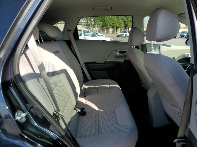 KNDCM3LD8J5202106 KIA NIRO LX