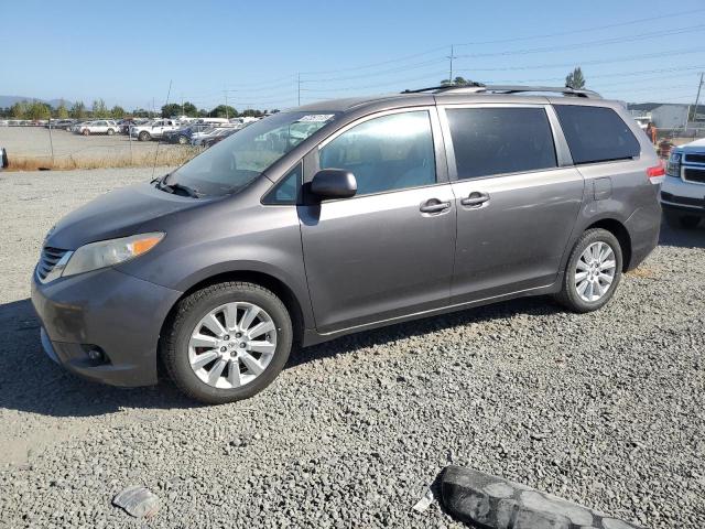 2012 Toyota Sienna LE