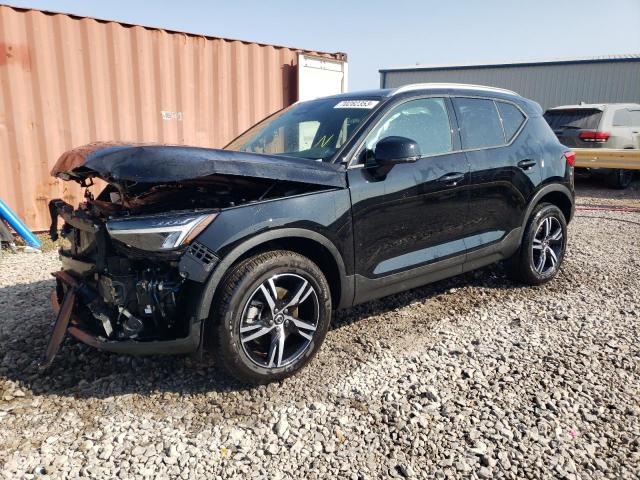 2023 Volvo XC40 Core