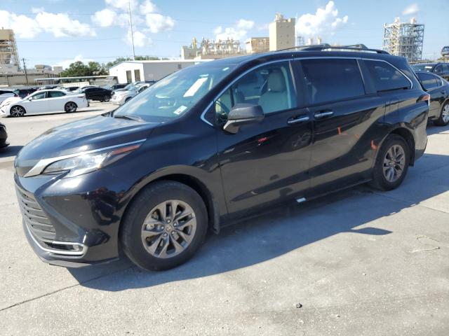 2022 Toyota Sienna XLE