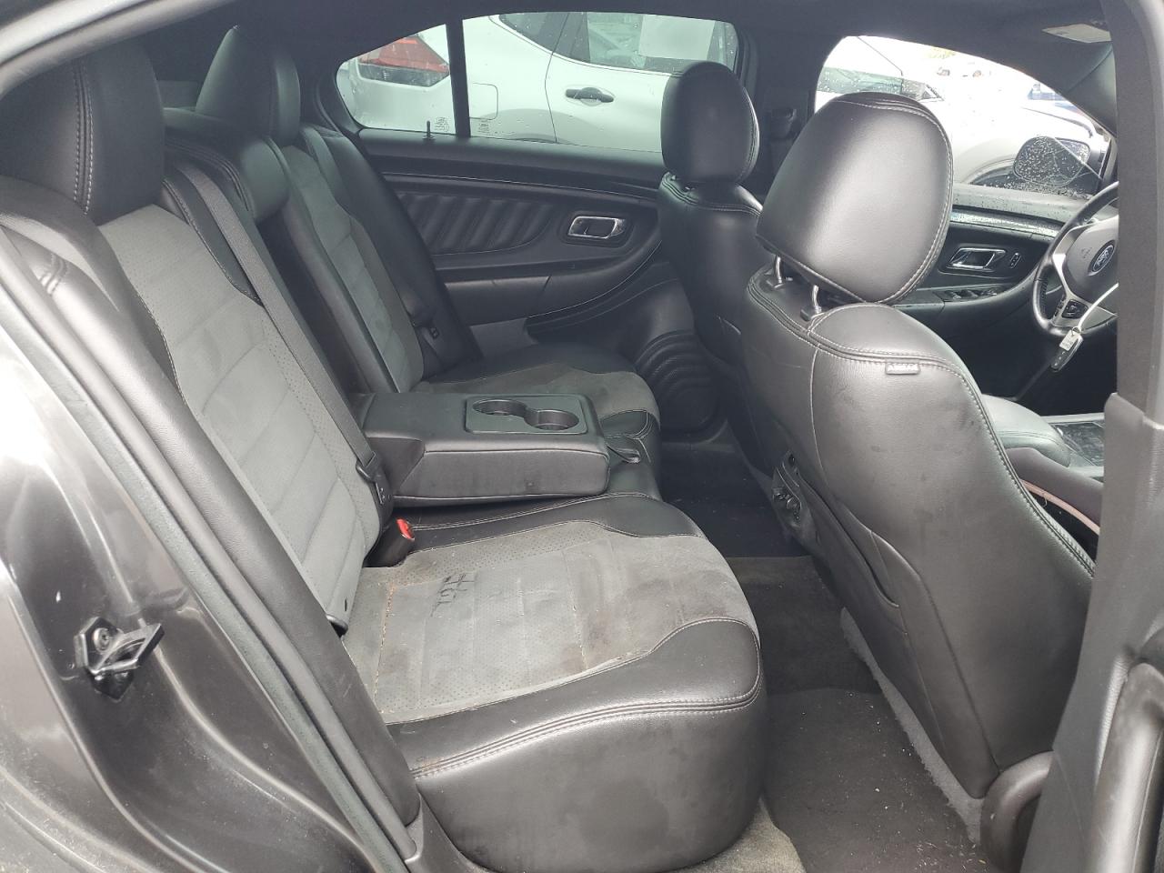 1FAHP2KT4FG118012 2015 Ford Taurus Sho 1FAHP2KT4FG118012 2015 Ford Taurus Sho