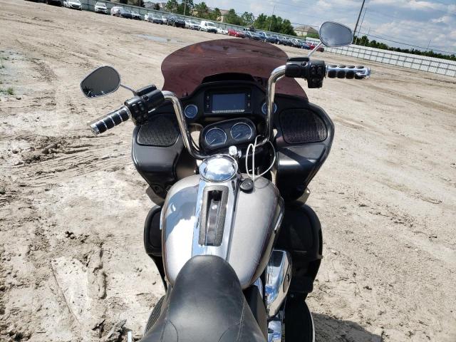 2017 HARLEY-DAVIDSON FLTRU 1HD1KGD18HB686992
