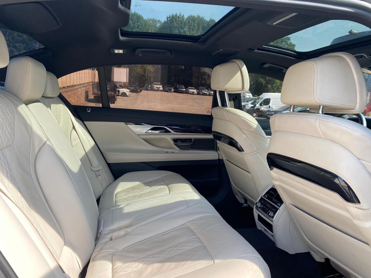 WBA7U2C01LGM26976 2020 BMW 750 Xi