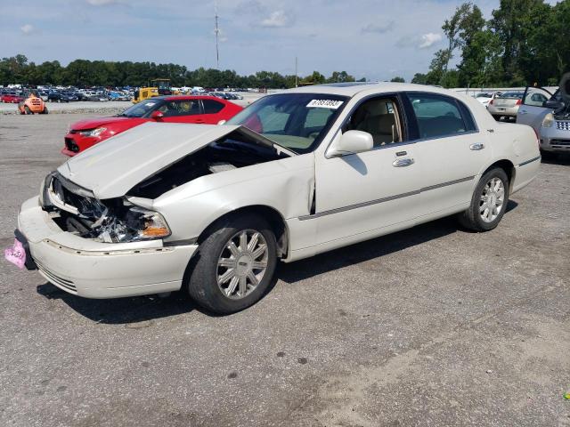 2006 Lincoln Town Car Signature Limited