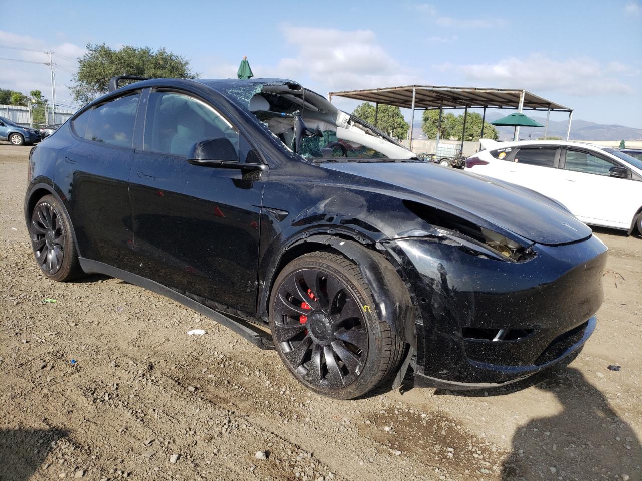 7SAYGDEFXNF343042 Tesla Model Y  4