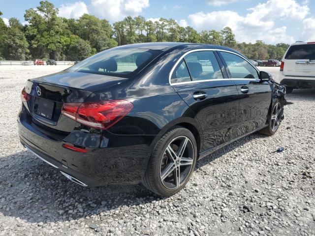 WDD3G4EB5KW033947 Mercedes-Benz A 220