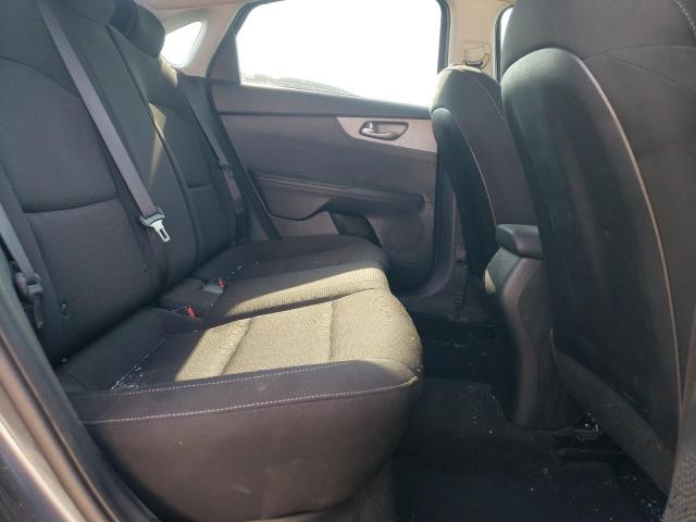 3KPF24AD8ME372325 KIA FORTE FE