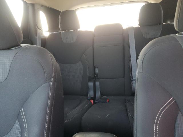 1C4PJMCS9FW667803 Jeep Cherokee Latitude