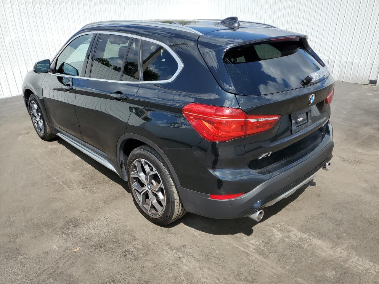 WBXJG7C0XN5V09112 BMW X1 SDRIVE2 2