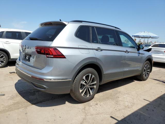 3VVRB7AX3PM071840 Volkswagen Tiguan S 3