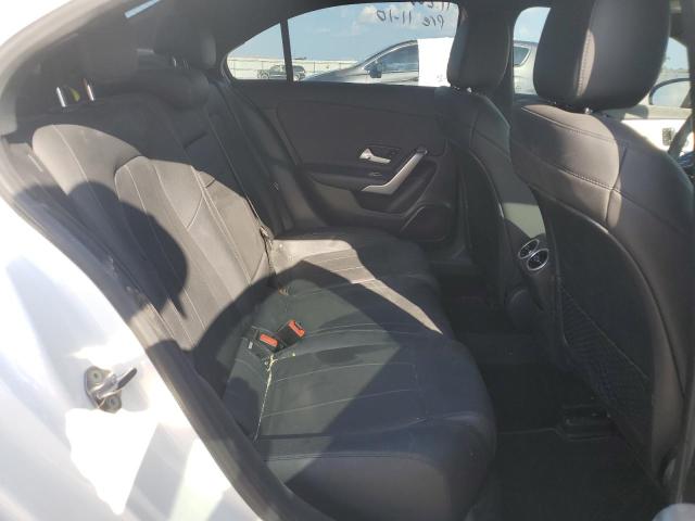 WDD3G4EB1KW005384 Mercedes-Benz A 220