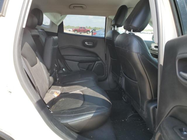 3C4NJCBB1JT300315 Jeep Compass Latitude