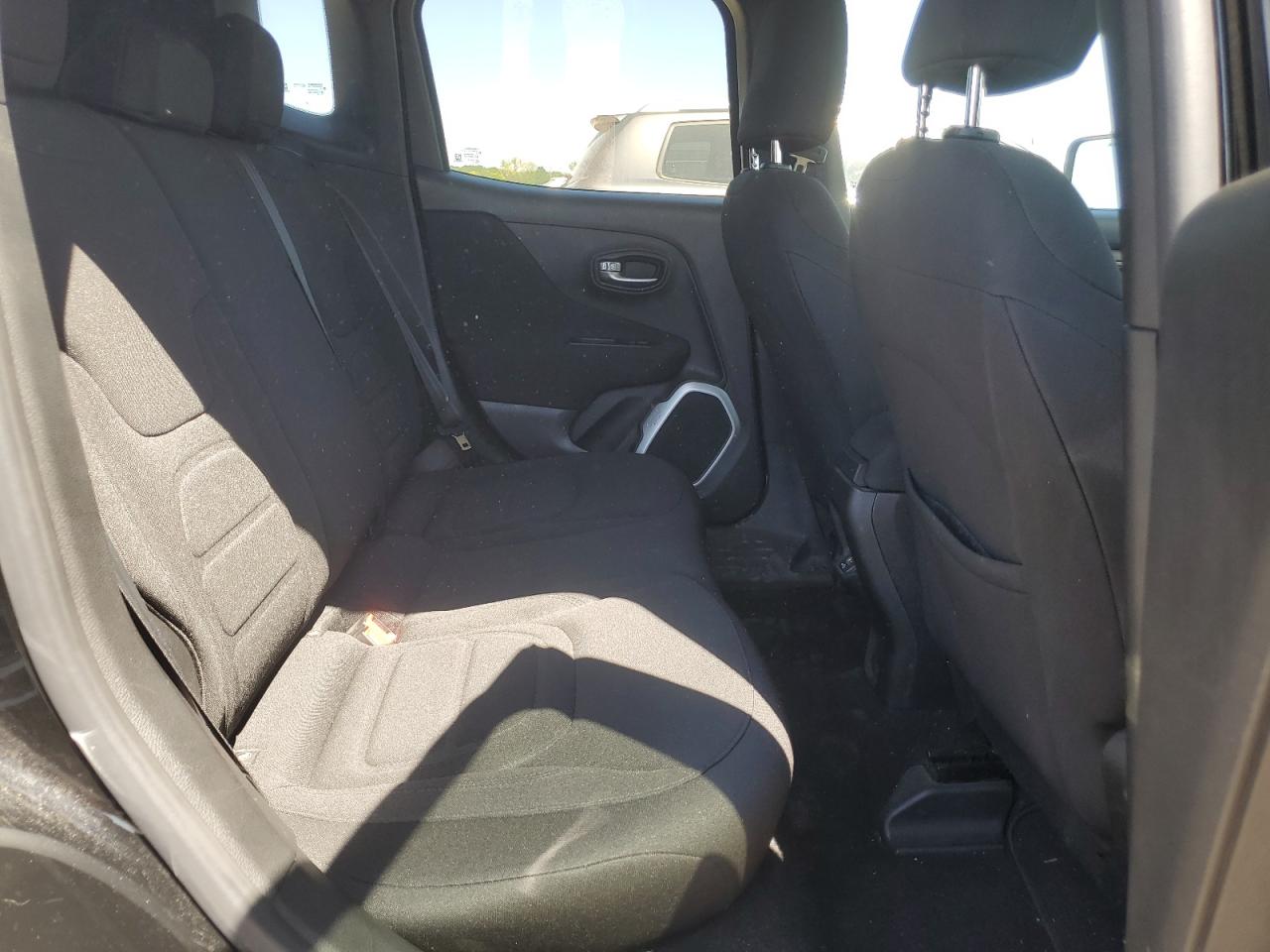 ZACNJBBB7KPK08075 2019 Jeep Renegade Latitude