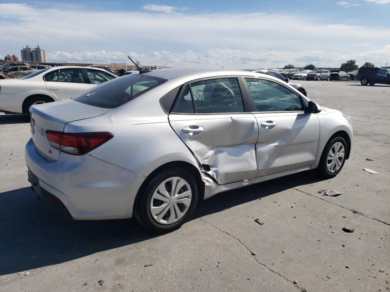 2019 Kia Rio S vin: 3KPA24AB3KE198511