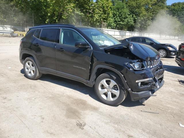 3C4NJDBB0JT114982 Jeep Compass Latitude