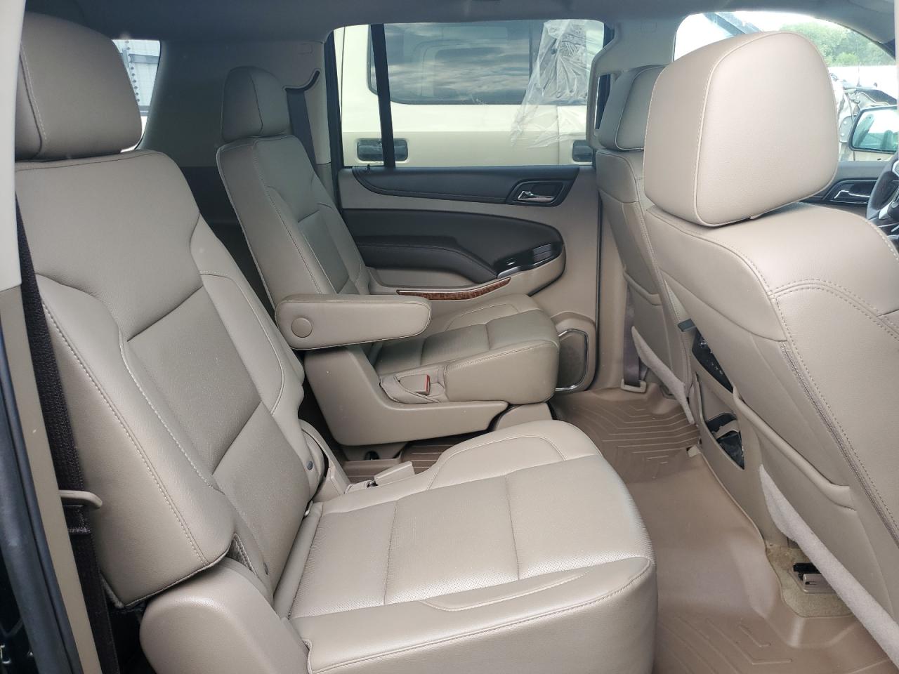 VIN: 1GNSKJKCXHR122234 2017 CHEVROLET SUBURBAN