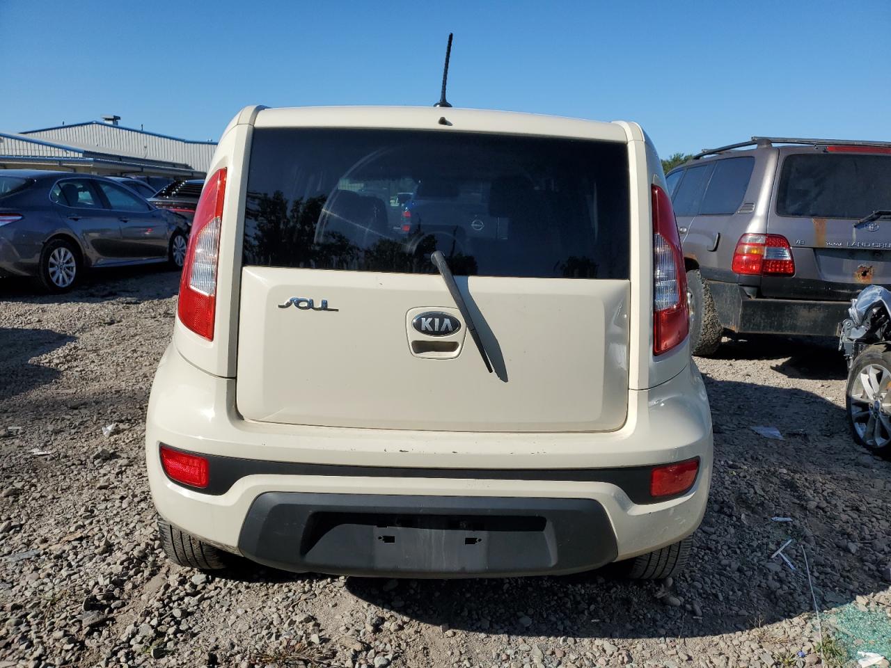 KNDJT2A60D7757746 2013 Kia Soul +