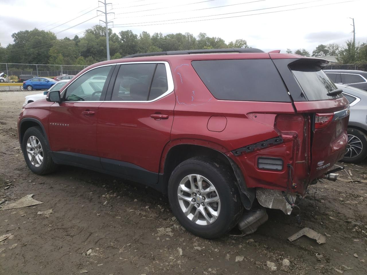 1GNERGKW5MJ135102 Chevrolet Traverse L 2