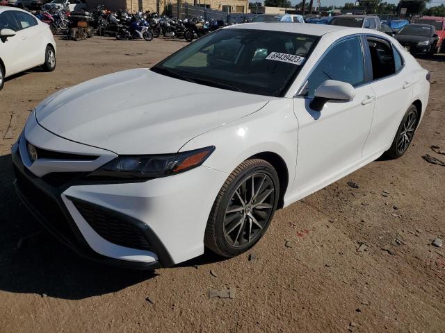 2022 Toyota Camry SE