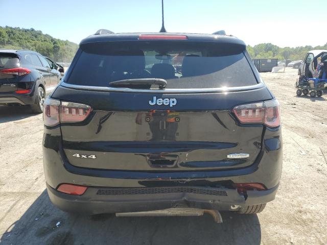 3C4NJDBB0JT114982 Jeep Compass Latitude