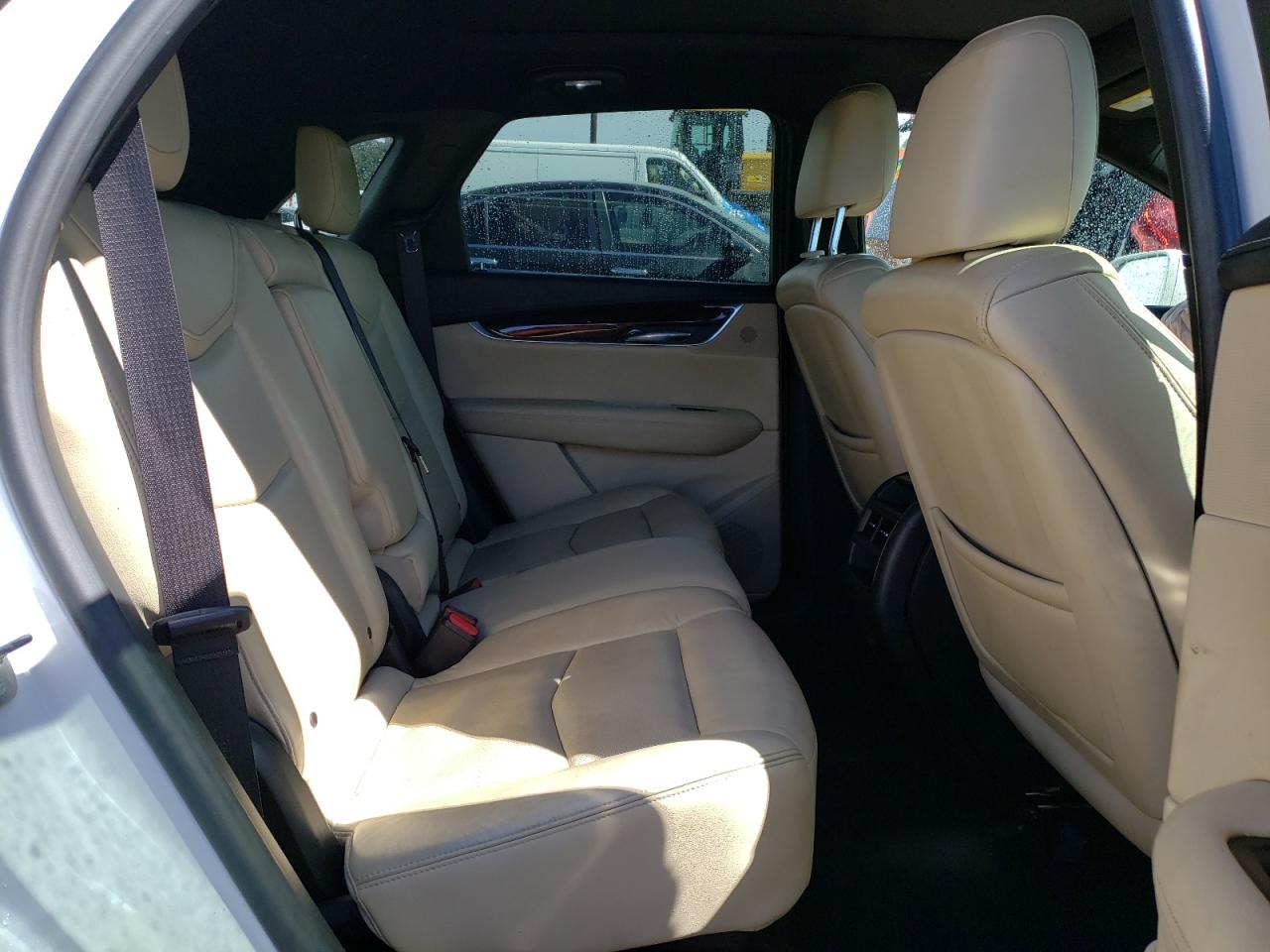 1GYKNDRS5HZ214330 2017 Cadillac Xt5 Luxury