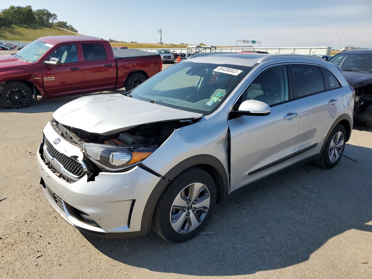 KNDCE3LC5K5240253 Kia Niro TOURI