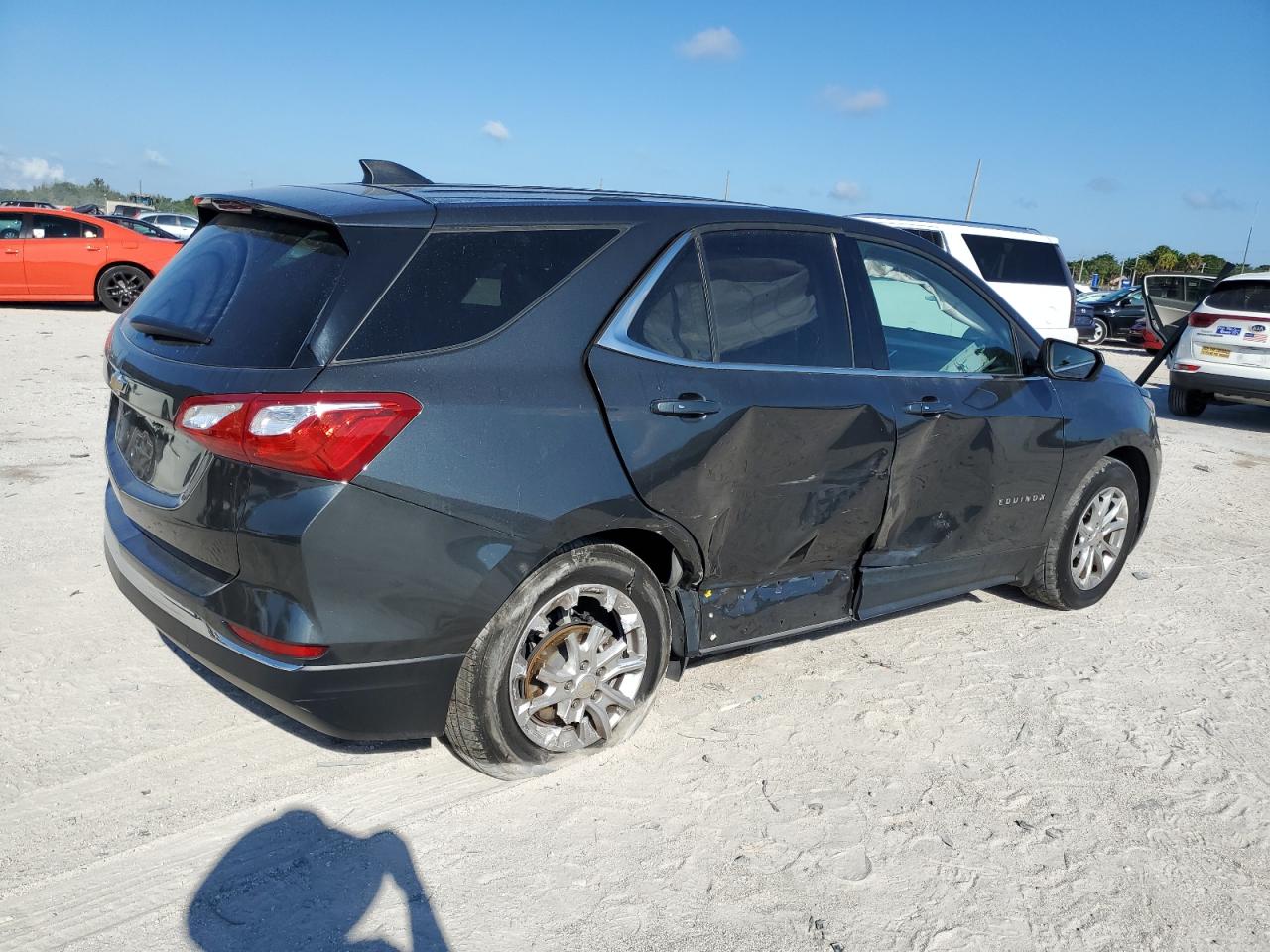 2GNAXKEV2K6181376 2019 Chevrolet Equinox Lt