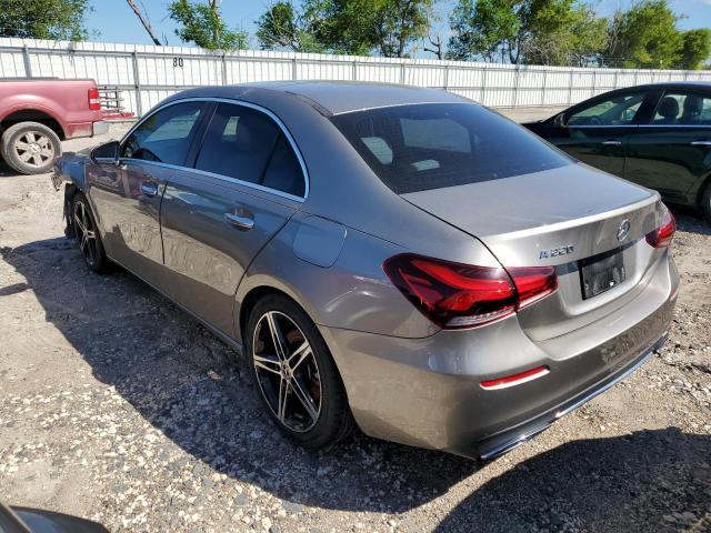 WDD3G4EB0KW001908 Mercedes-Benz A 220