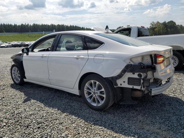 3FA6P0H73LR263147 Ford Fusion SE 2