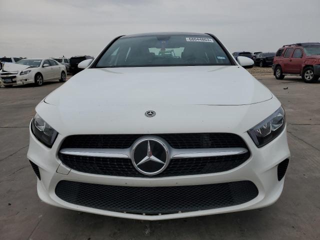 WDD3G4EB4KW024561 Mercedes-Benz A 220
