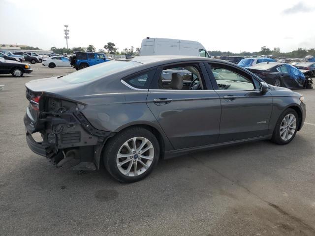 3FA6P0LU6KR158310 Ford Fusion SE 3