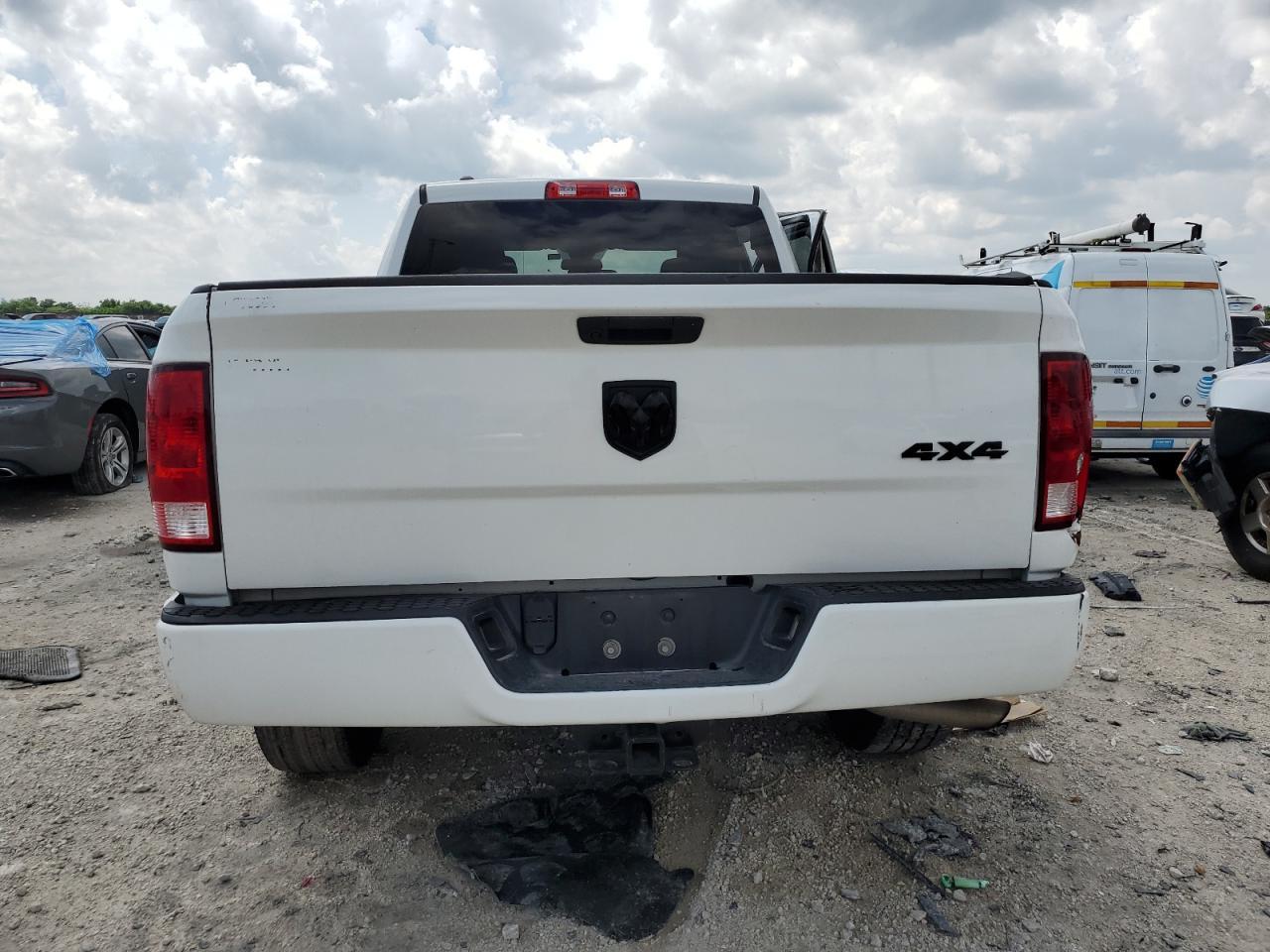 1C6RR7FG4KS513809 2019 Ram 1500 Classic Tradesman