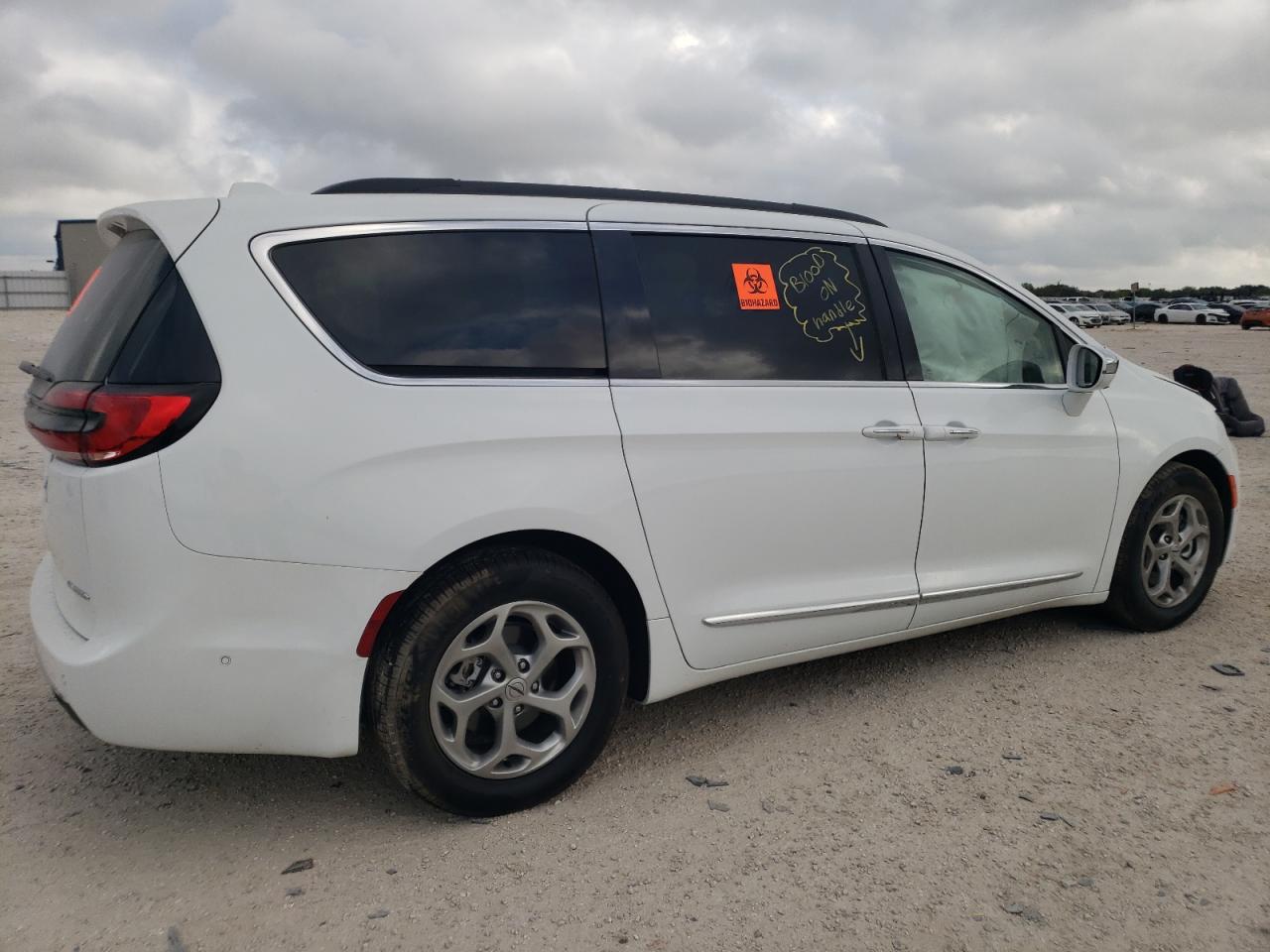 2C4RC1GG4NR163819 Chrysler Pacifica L 3