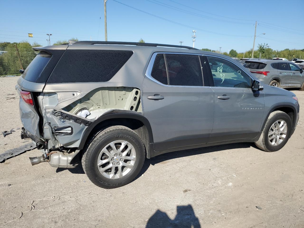 1GNERGKW8KJ138055 Chevrolet Traverse L 3