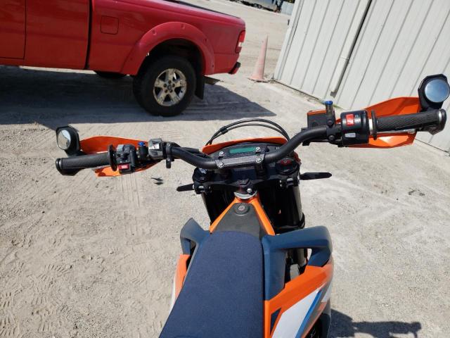 2023 KTM 690 SMC R VBKLSV400PM745069